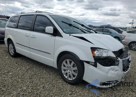 2015 Chrysler Town & Country Touring z USA, uszkodzony, nr VIN 2C4RC1BG9FR538953